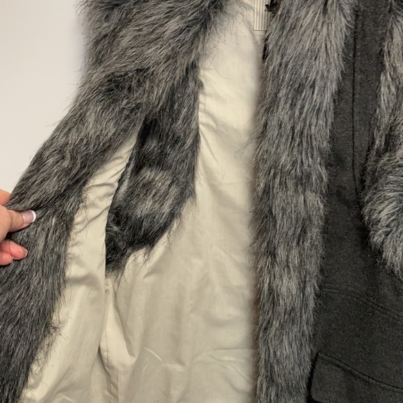 One Teaspoon Gray Vest With Fur Trim beautiful - Picture 4 of 8